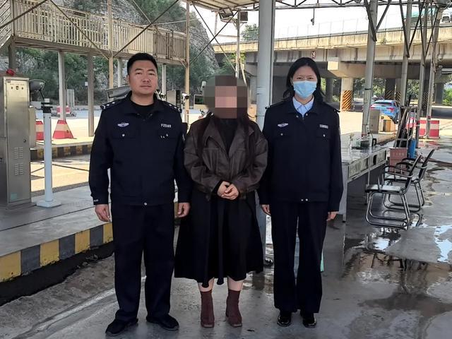 织、容留他人卖淫2人被刑拘AG真人游戏平台app组(图2)